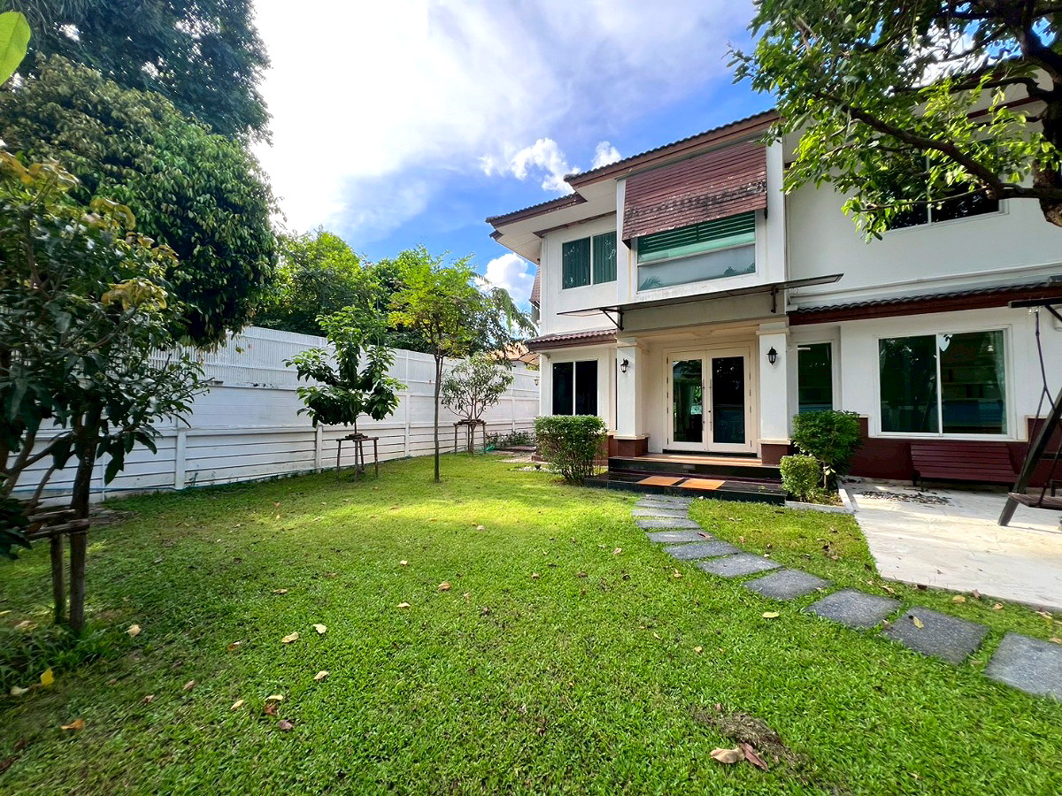 Pictures of Baan Lat Phrao Exclusive 9/80