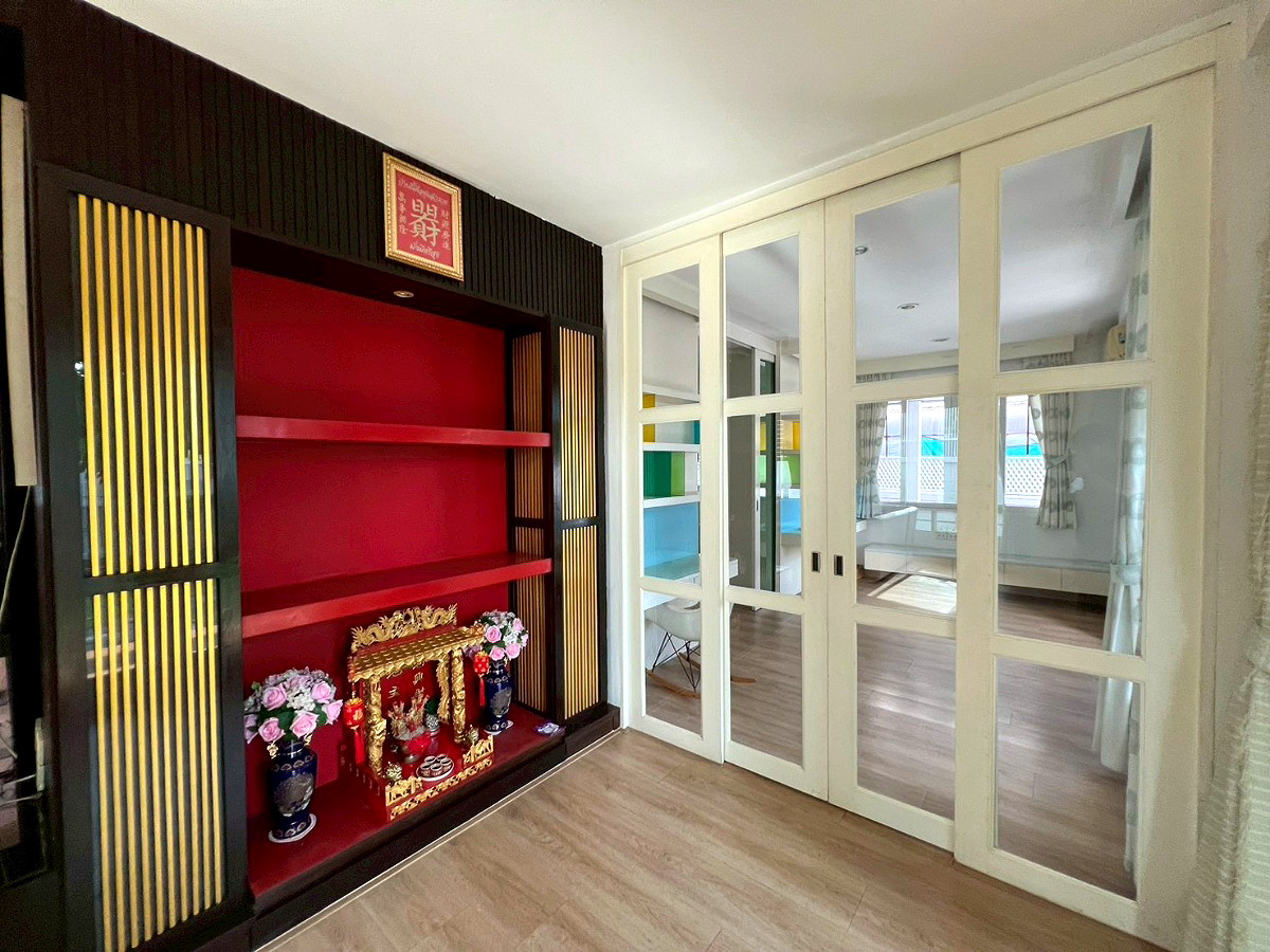 Pictures of Baan Lat Phrao Exclusive 24/80