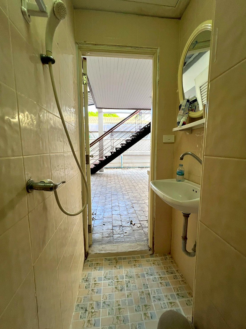 Pictures of Baan Lat Phrao Exclusive 18/80