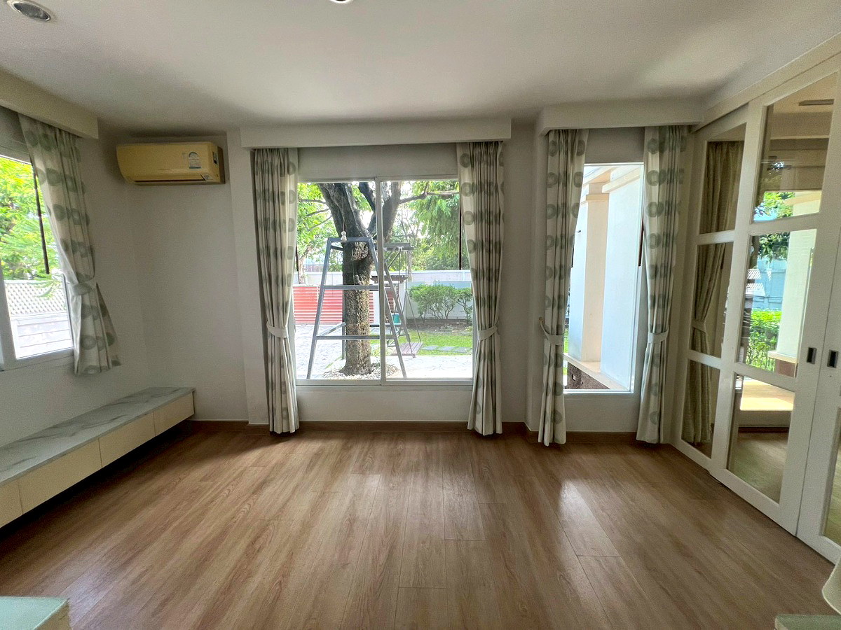 Pictures of Baan Lat Phrao Exclusive 67/80