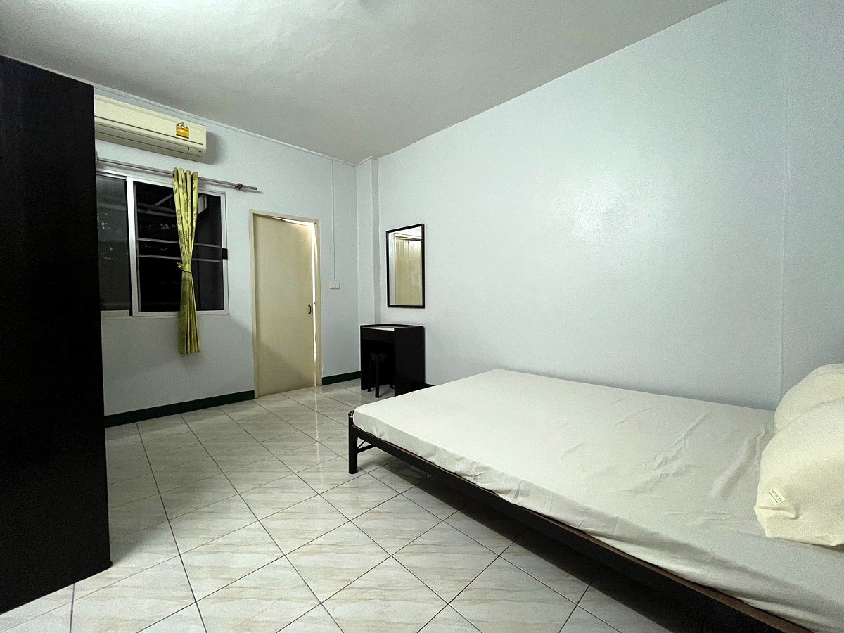 Pictures of Charoenchoke Mansion 16/17