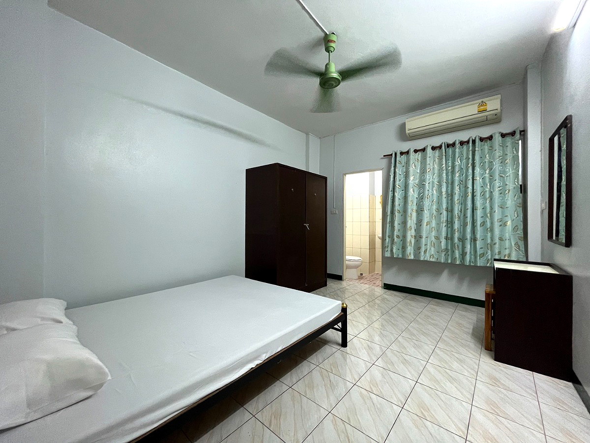 Pictures of Charoenchoke Mansion 13/17