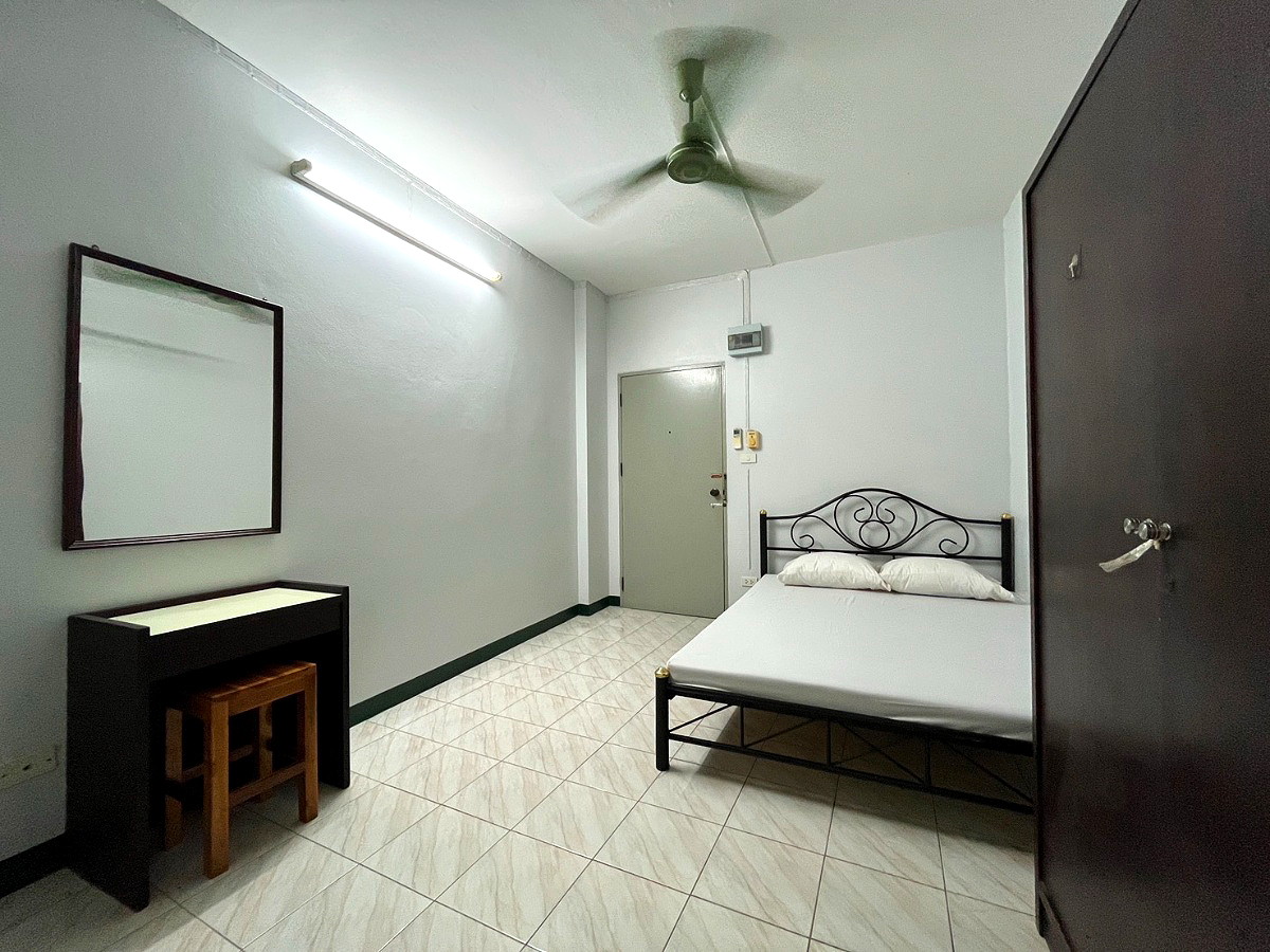 Pictures of Charoenchoke Mansion 12/17