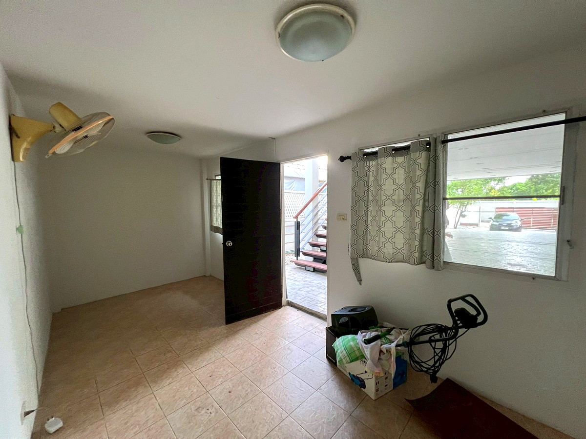 Pictures of Big Home at Ladphao Exclusive 30D+ 24/87