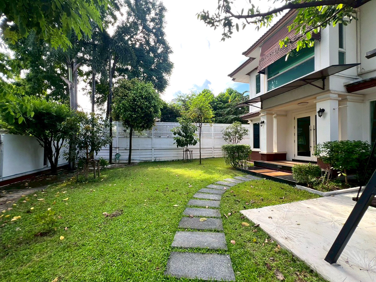 Pictures of Big Home at Ladphao Exclusive 30D+ 14/87