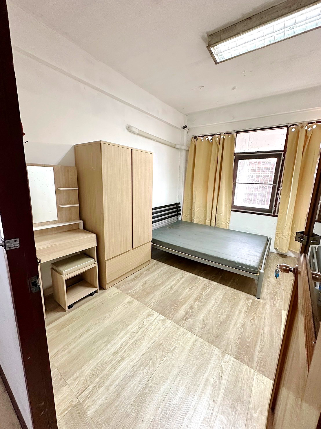 Pictures of Molly Apartment 8/13