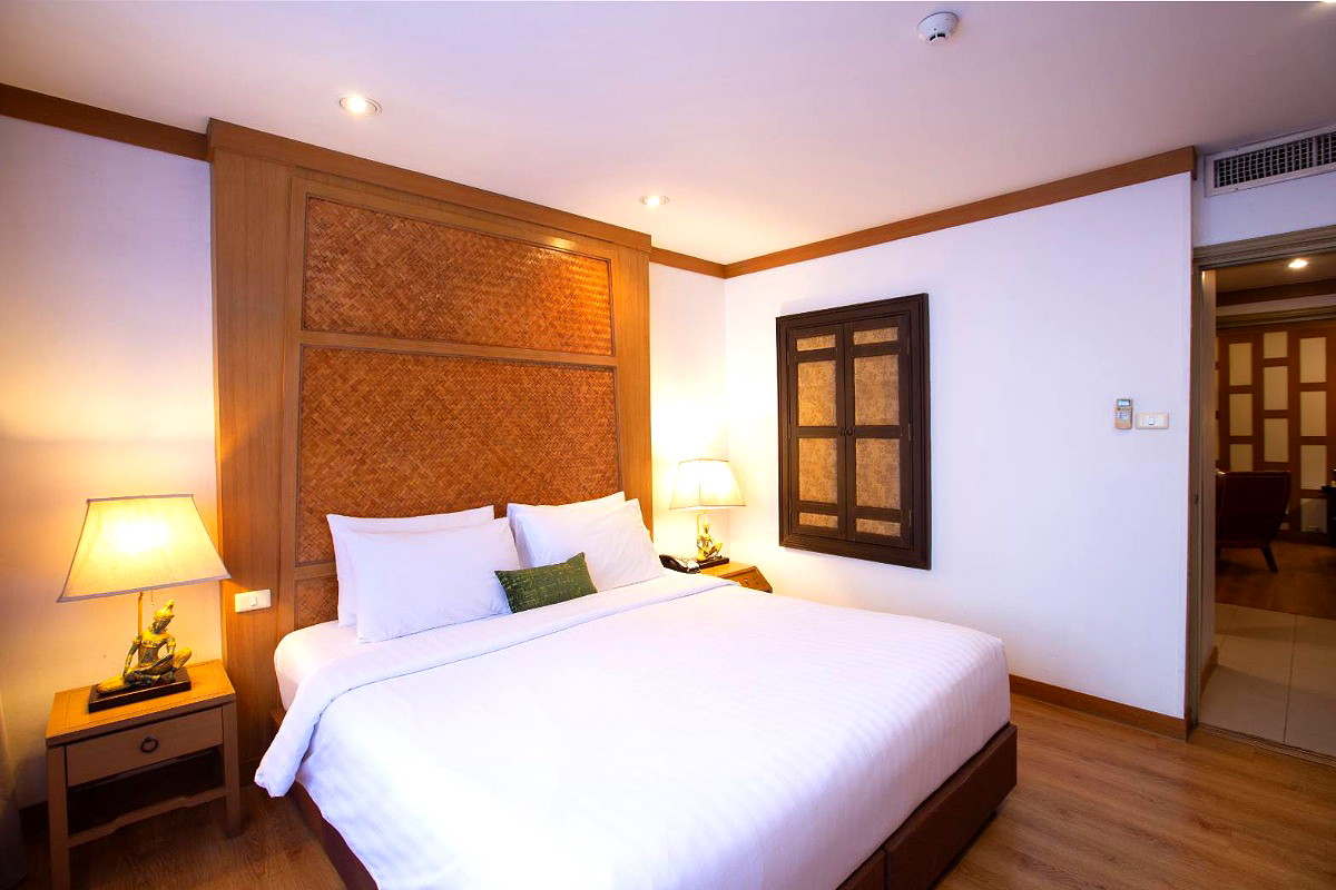 Pictures of Tha Tarntawan Hotel Surawong Bangkok 1/6