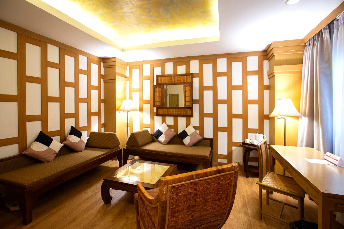 Pictures of Tha Tarntawan Hotel Surawong Bangkok 2/6