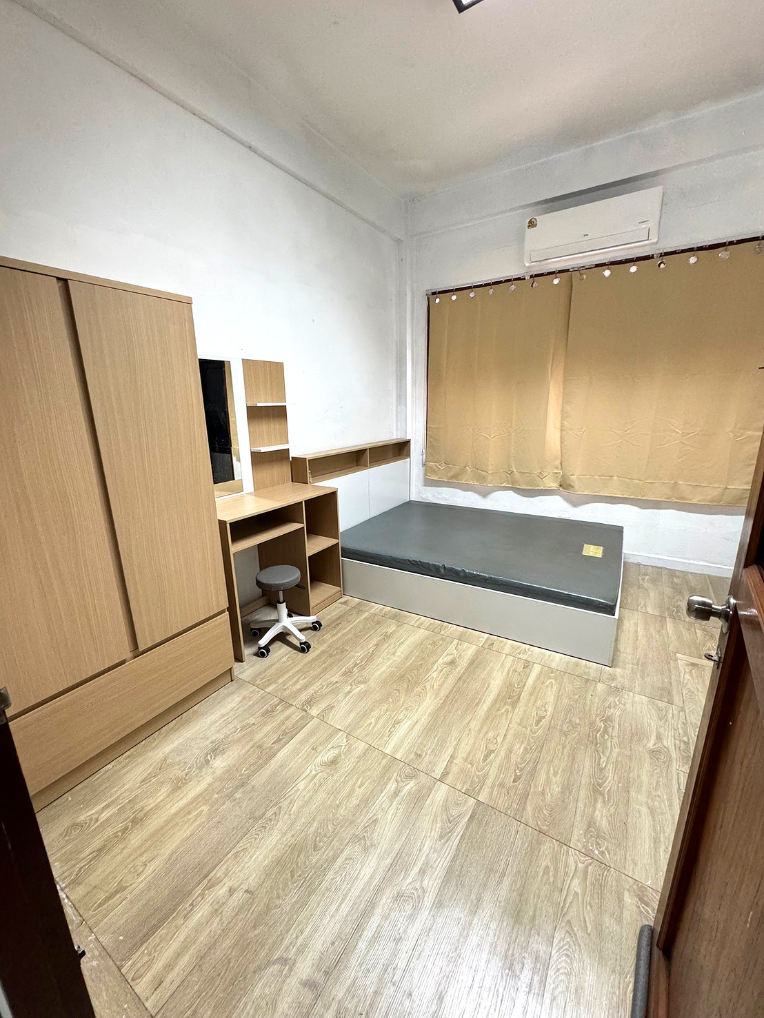 Pictures of Molly Apartment 2/13