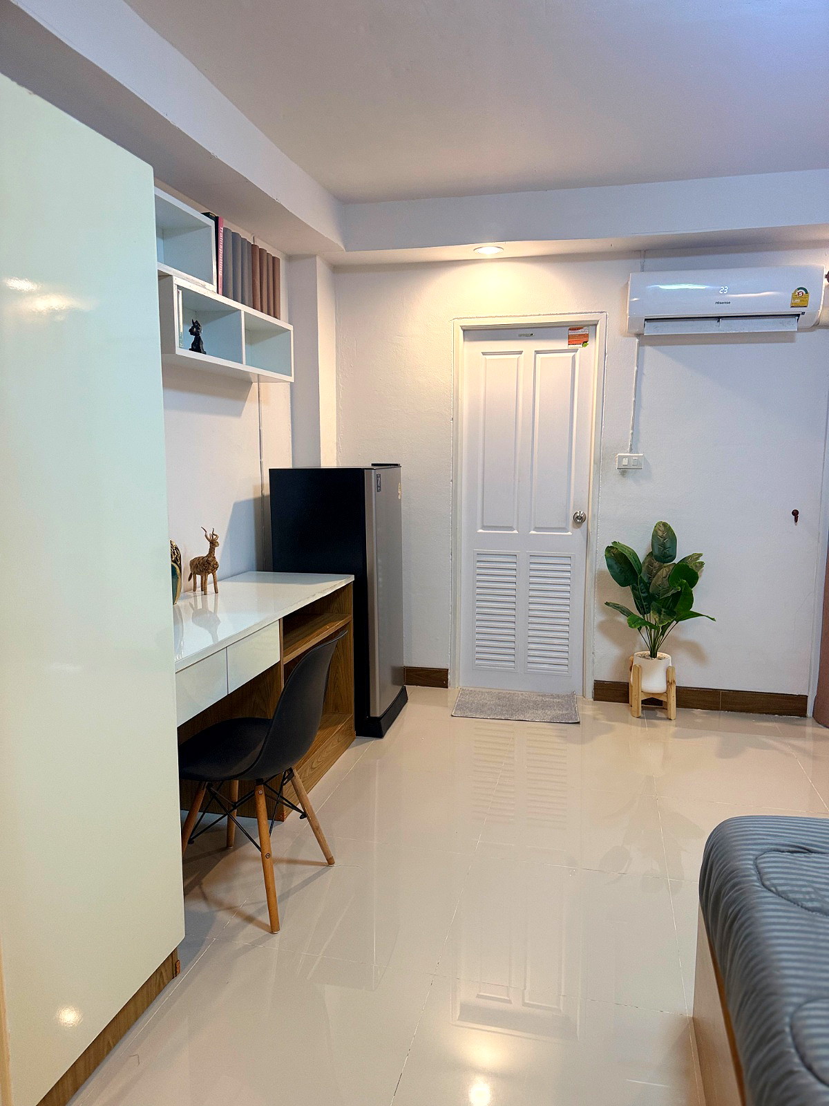 Pictures of PS Samakkee 8/10