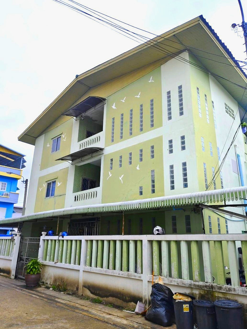 รูปภาพ วี.พี.อพาร์ตเมนต์ (ตึกสีเขียว) | อพาร์ทเม้นท์ หอพัก ที่พัก ห้องพัก - รูปที่ 1/7