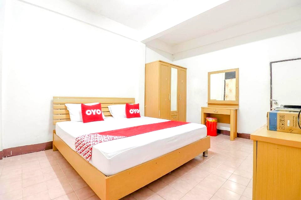 Pictures of OYO 525 MRT Phetkasem 48/1 Place 3/5