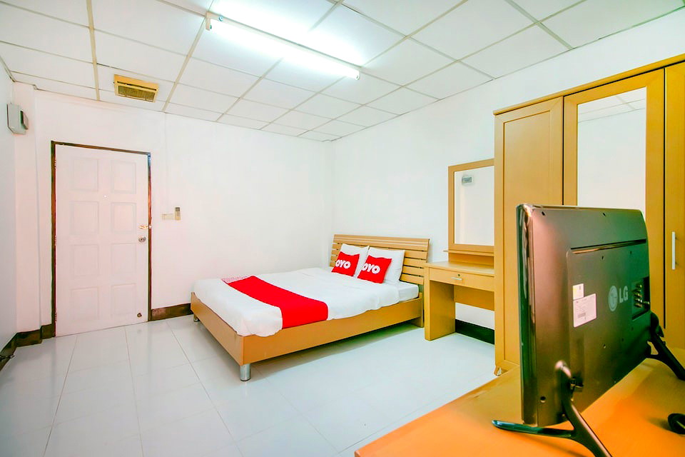 Pictures of OYO 525 MRT Phetkasem 48/1 Place 2/5