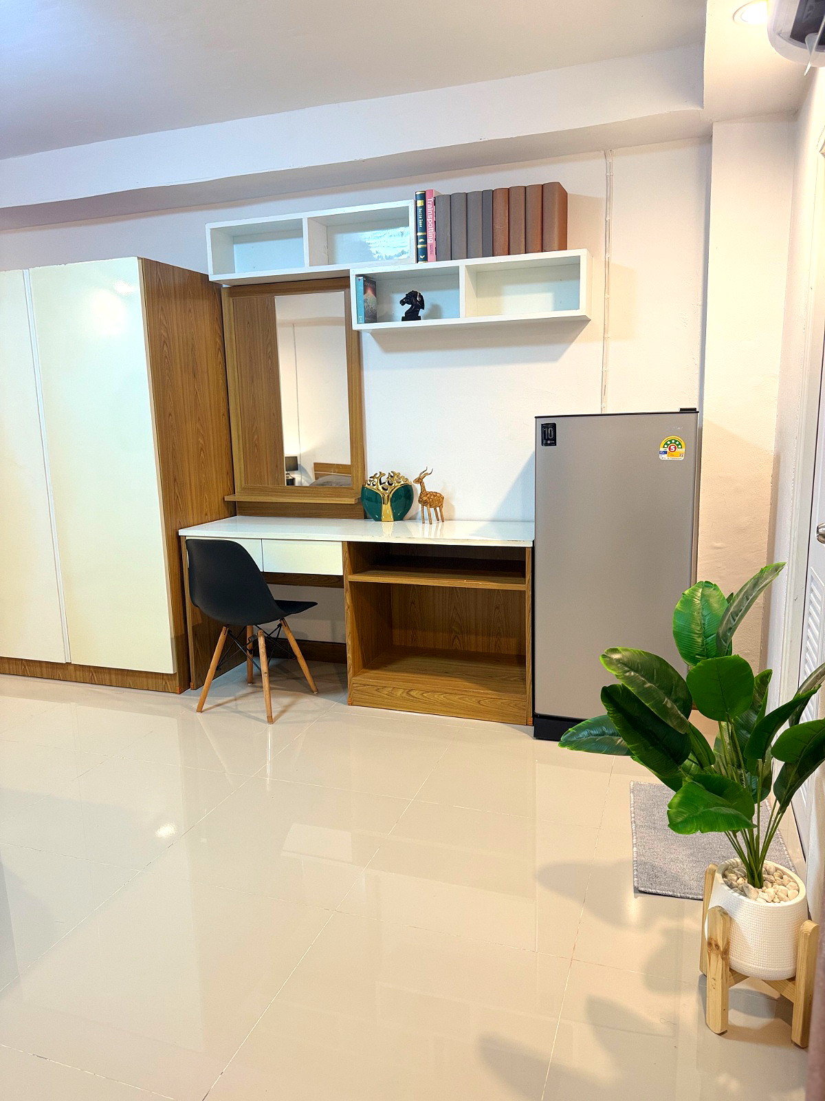 Pictures of PS Samakkee 9/10