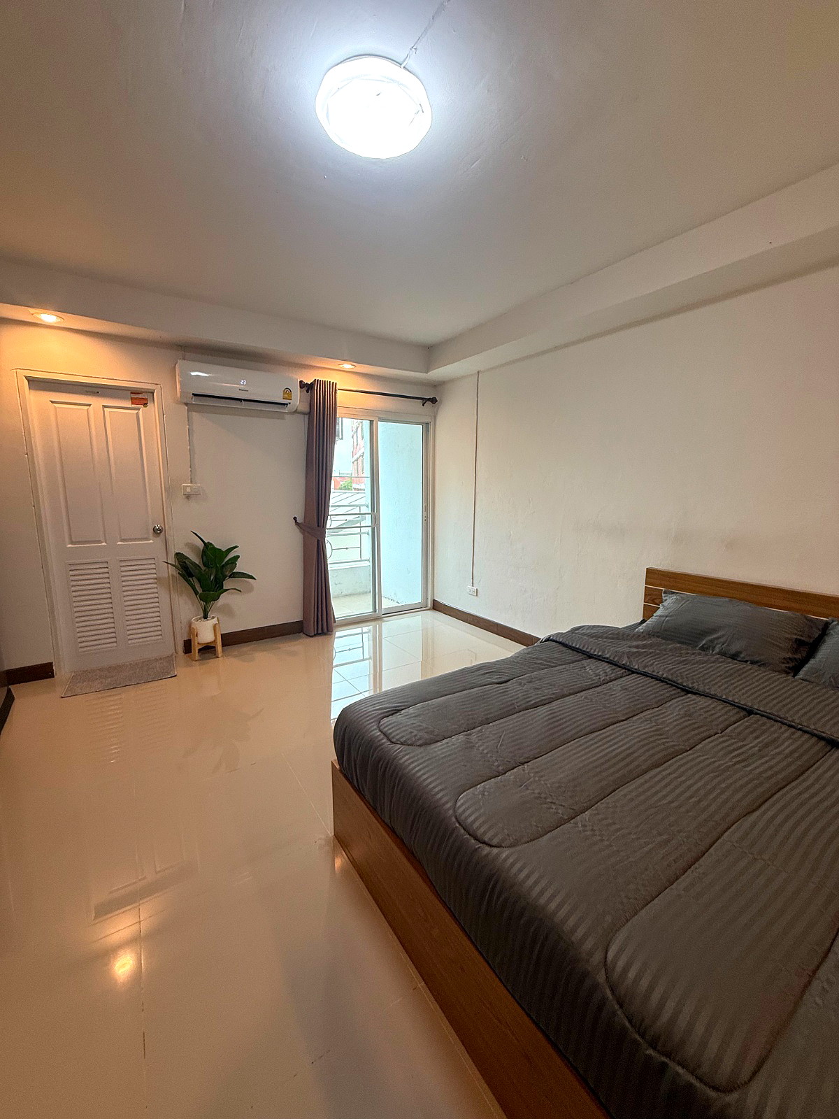 Pictures of PS Samakkee 2/10