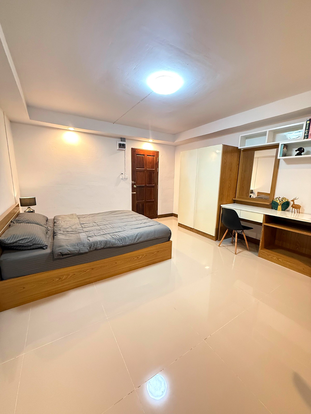 Pictures of PS Samakkee 4/10