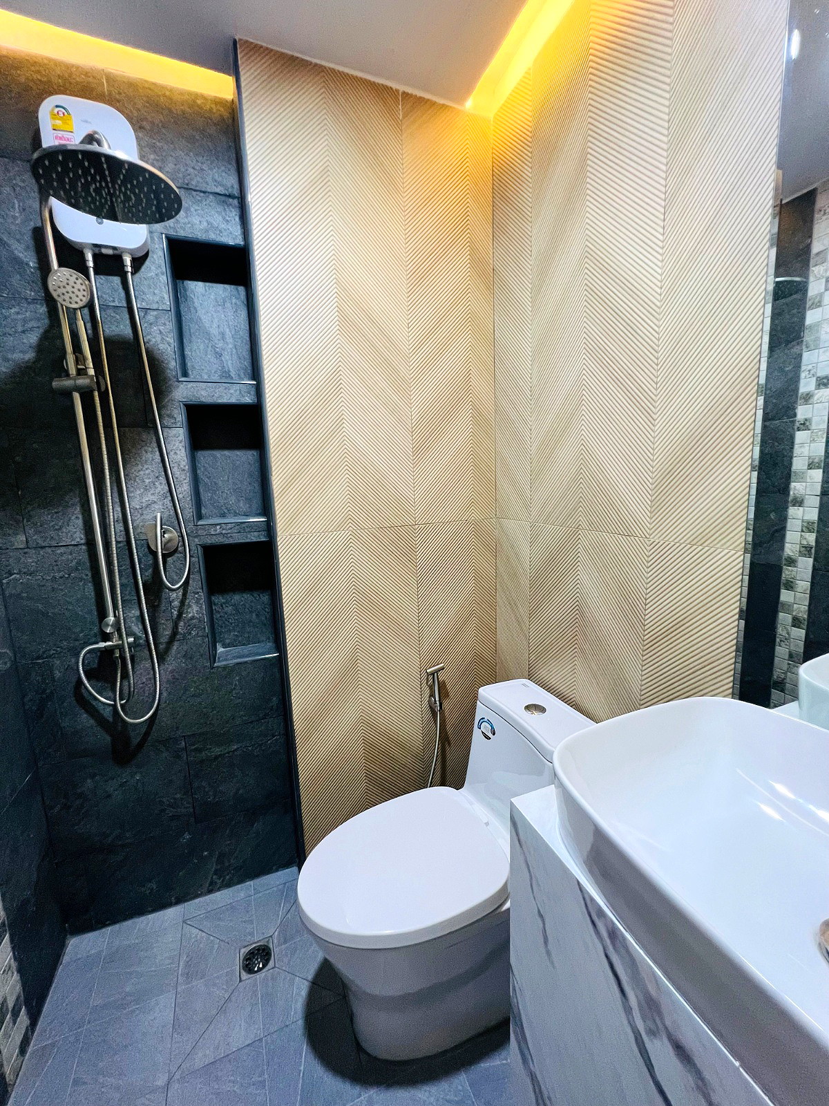 Pictures of Patong Condotel 6/6