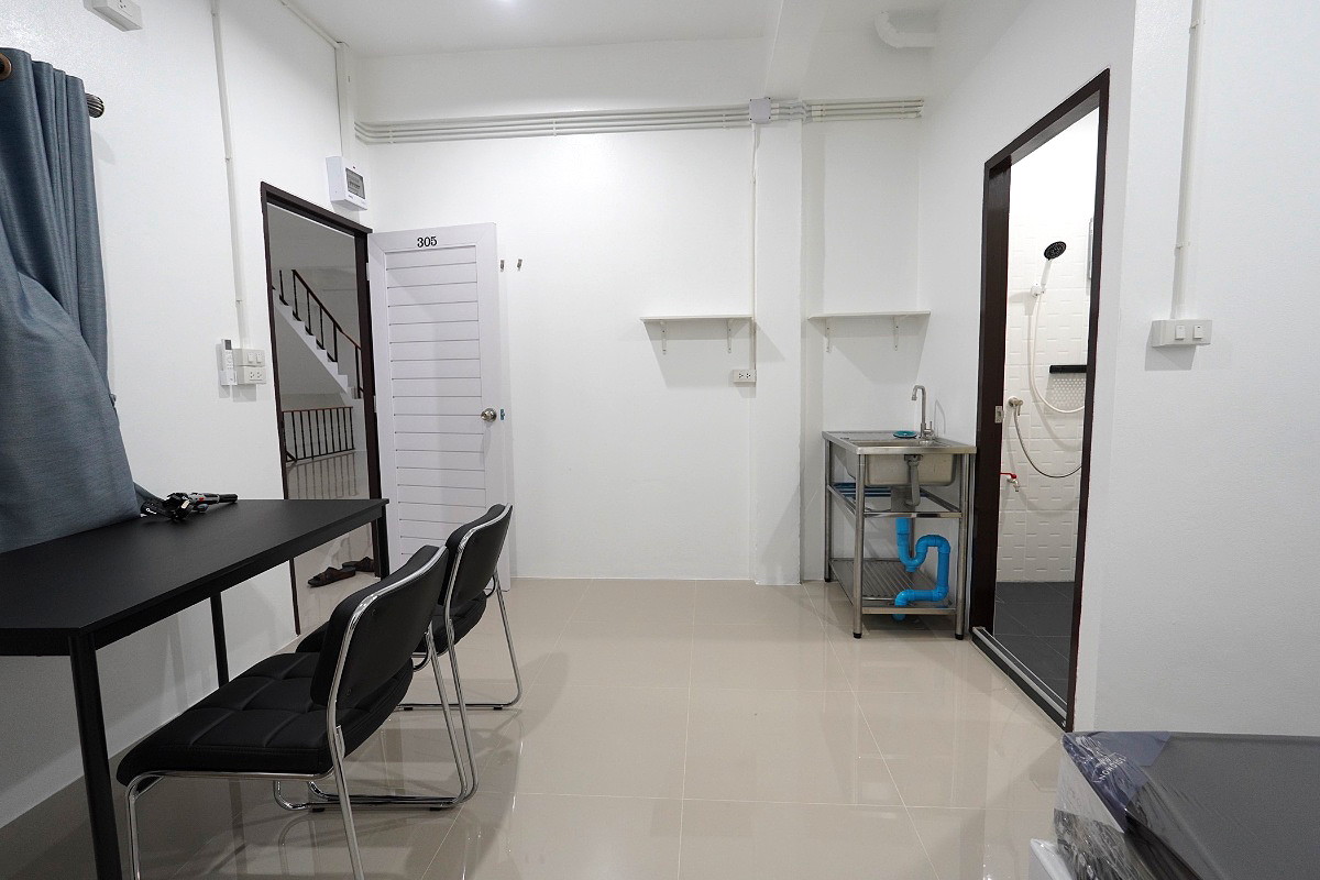 Pictures of The Corner 5 13/49