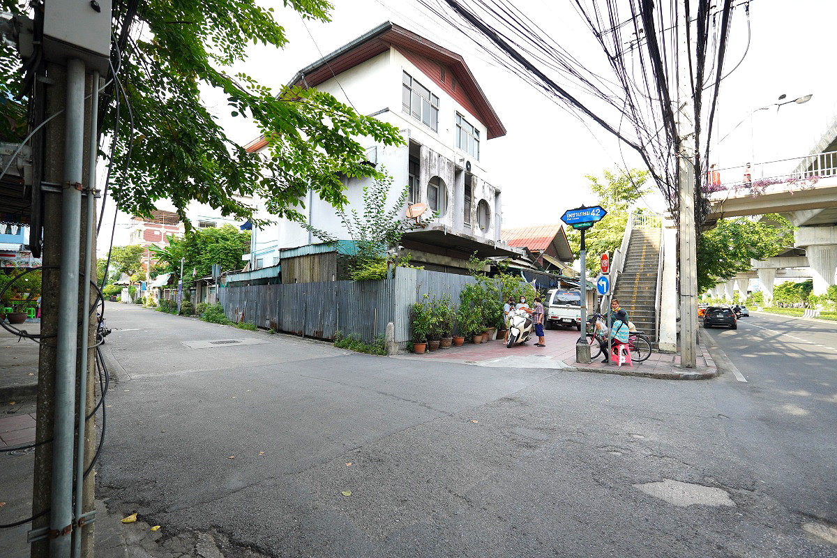 Pictures of The Corner 5 46/49