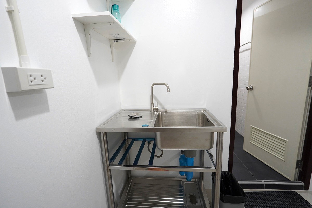 Pictures of The Corner 5 30/49