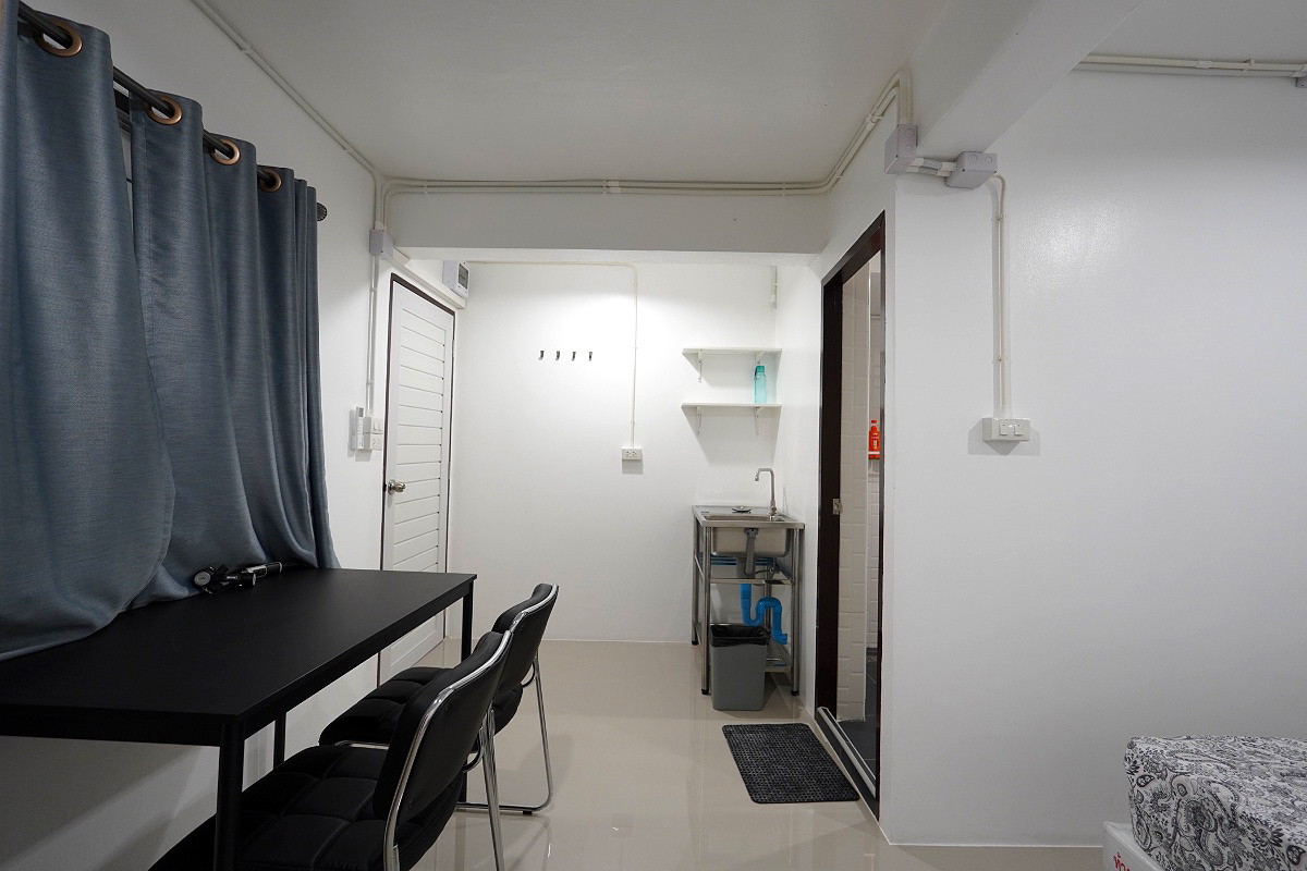 Pictures of The Corner 5 14/49