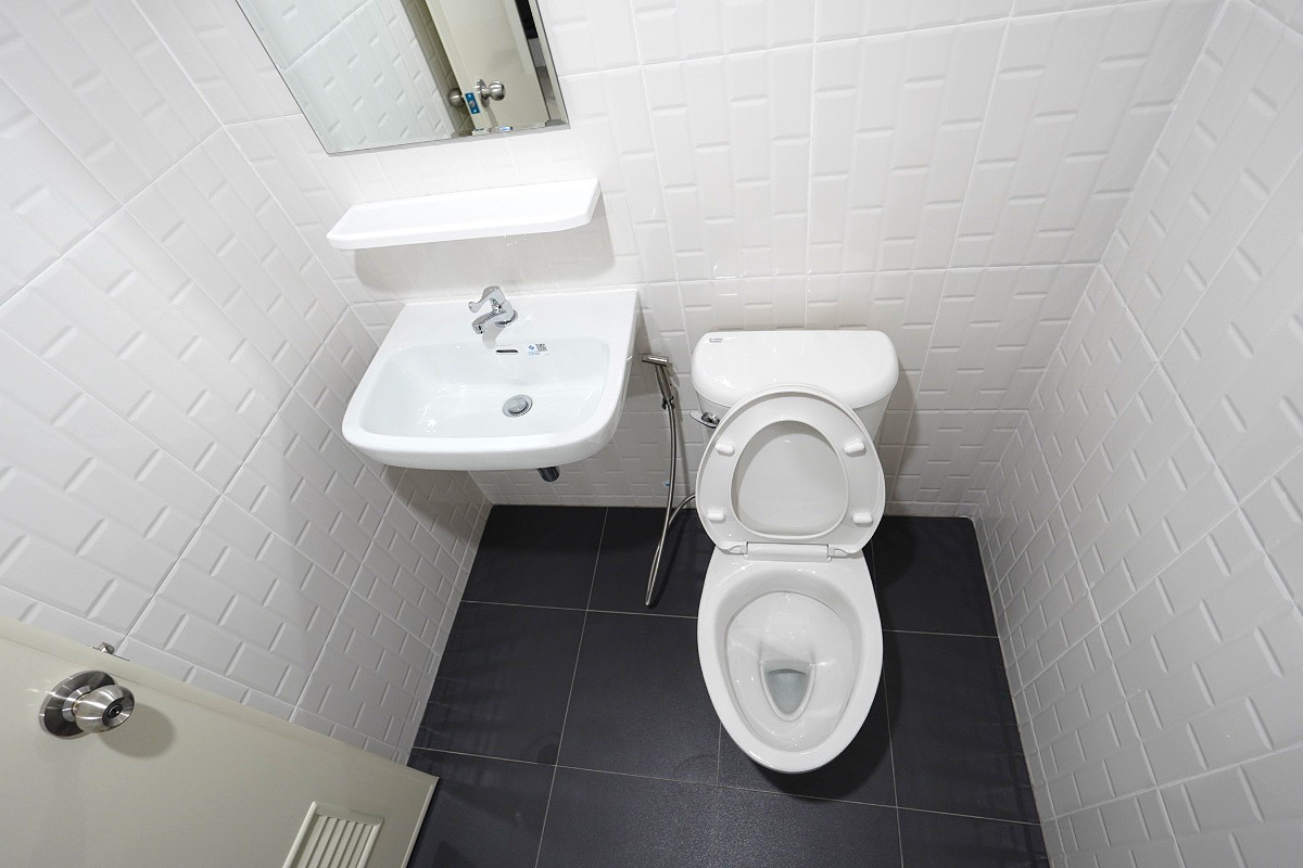 Pictures of The Corner 5 20/49