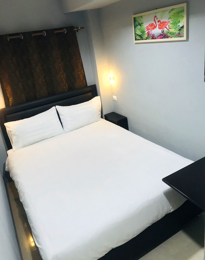 Pictures of Harry's Residence 7/8