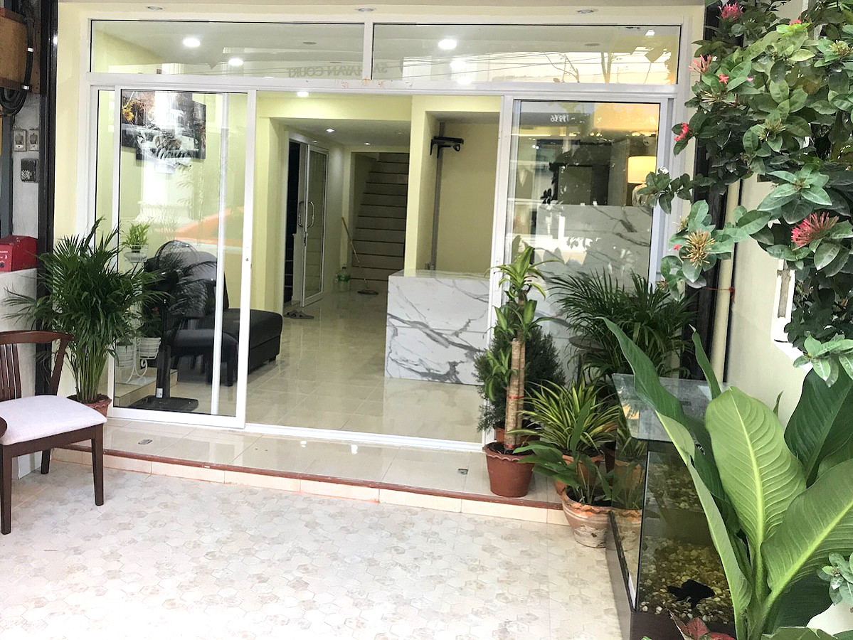 Pictures of Harry's Residence 8/8