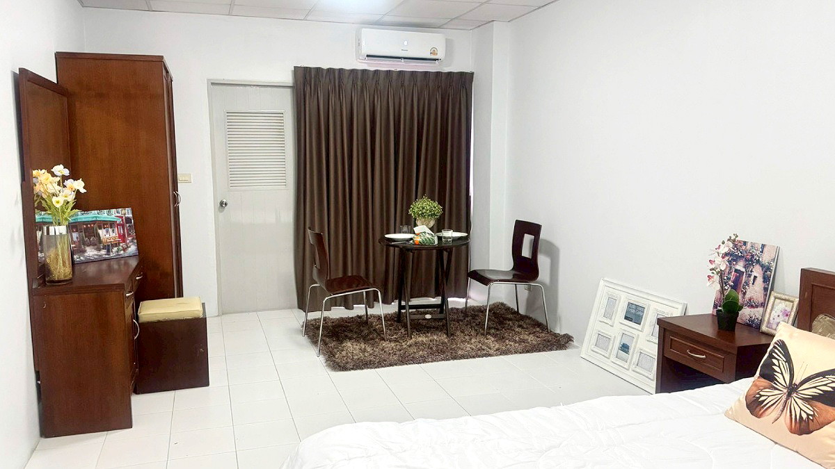 Pictures of ึ70Boston Mansion 3/8