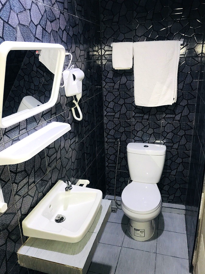 Pictures of Harry's Residence 6/8