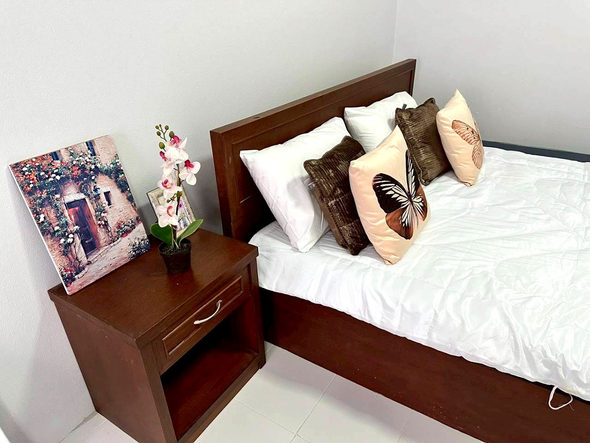 Pictures of ึ70Boston Mansion 5/8