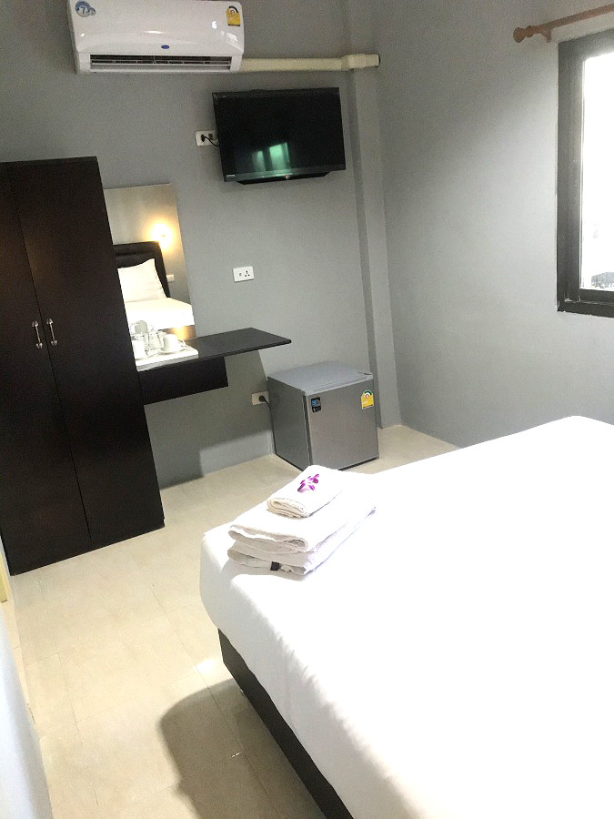 Pictures of Harry's Residence 3/8