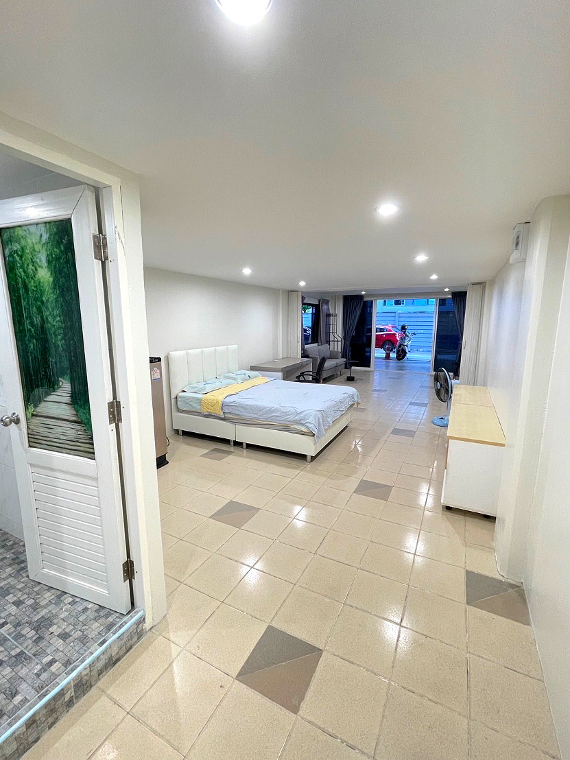 Pictures of Eight Residence 15/23