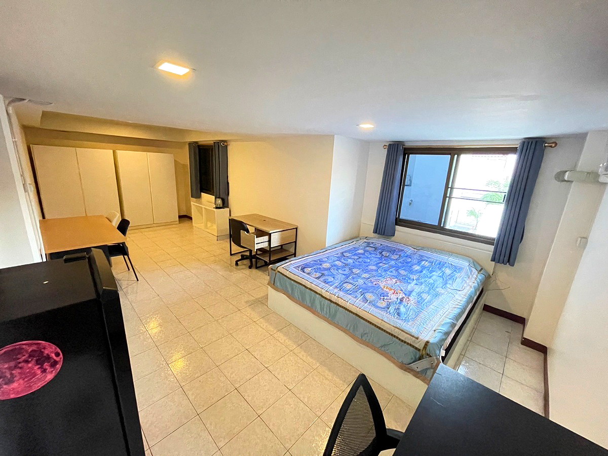 Pictures of Eight Residence 21/23