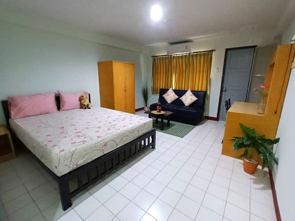 Pictures of Bann Krit 1/9