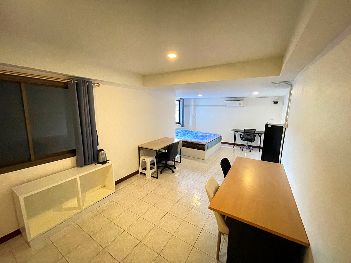 Pictures of Eight Residence 14/23