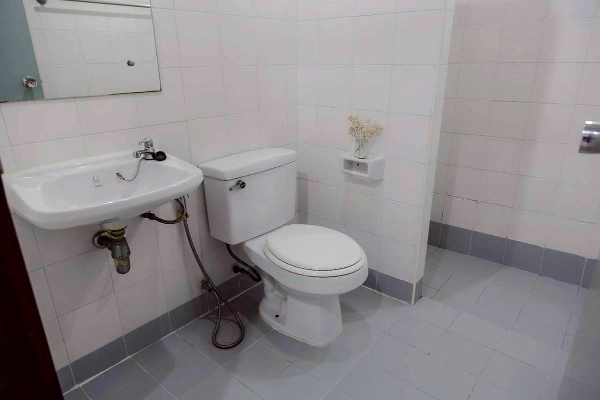 Pictures of Bann Krit 4/9