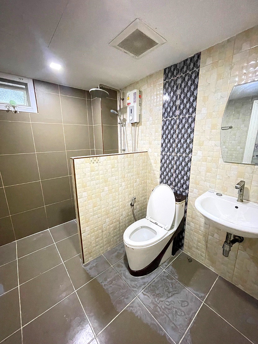 Pictures of Eight Residence 13/23