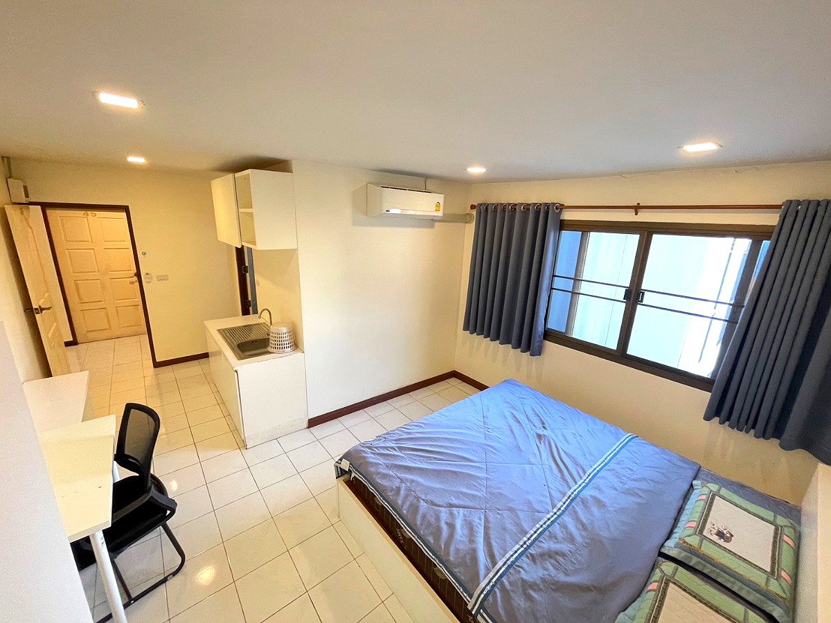 Pictures of Eight Residence 7/23