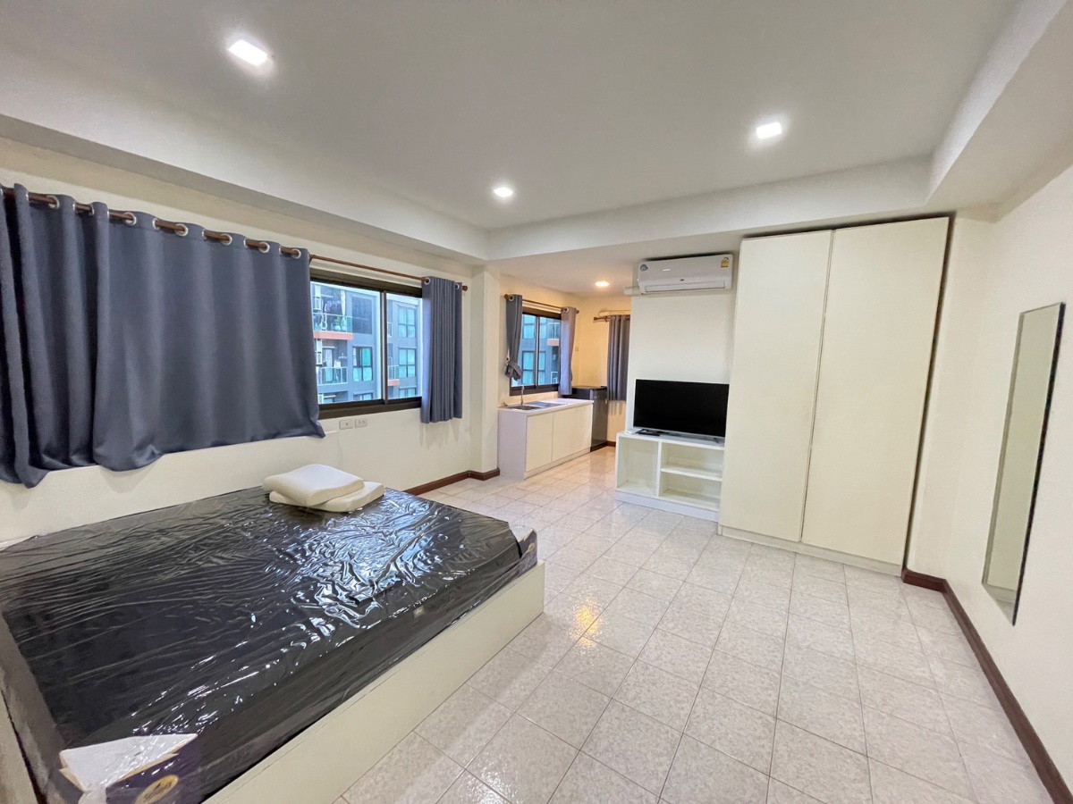 Condo · Huai Khwang, bangkok — photo 2