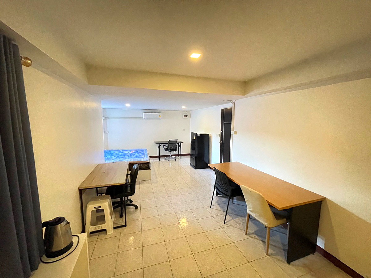 Pictures of Eight Residence 23/23