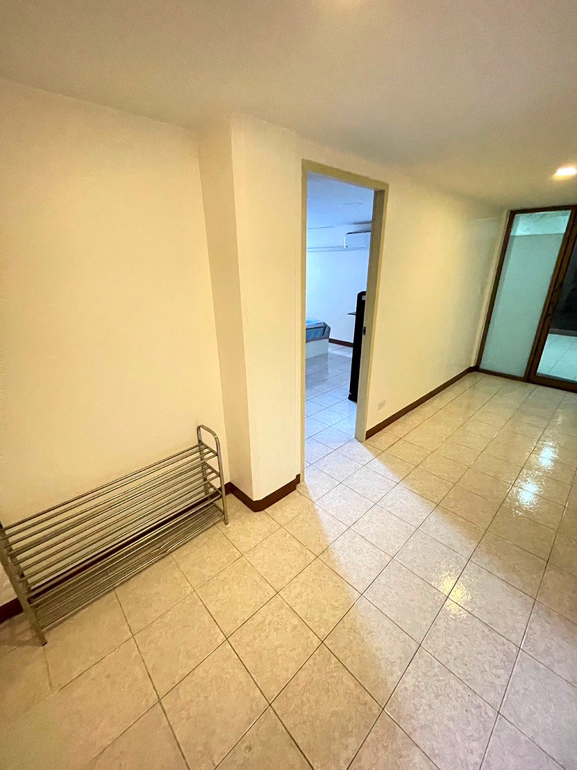 Pictures of Eight Residence 12/23