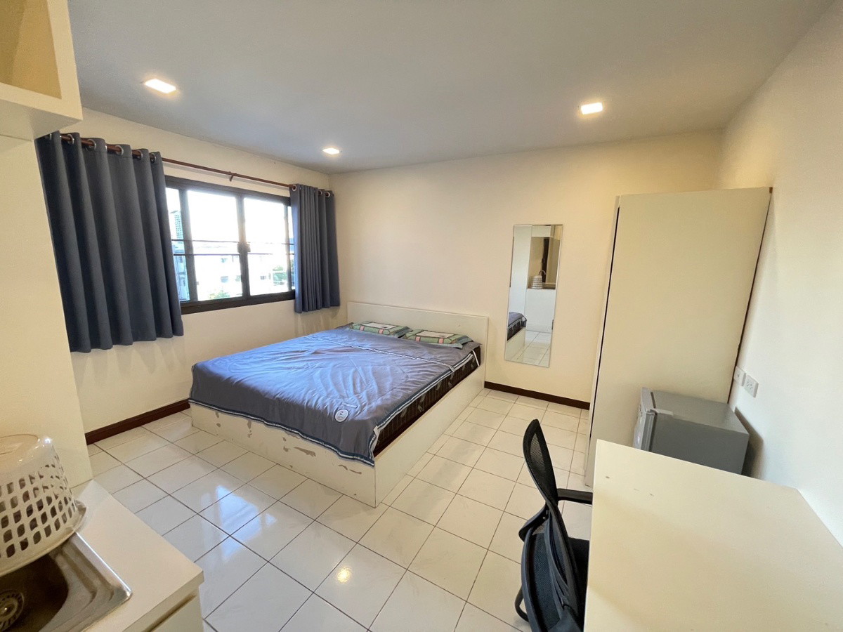 Condo · Huai Khwang, bangkok — photo 5