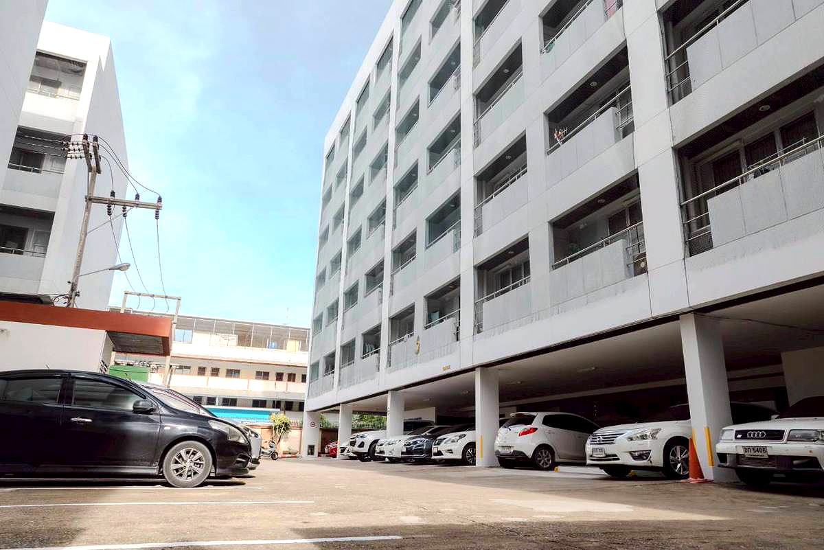 Pictures of Bann Krit 3/9