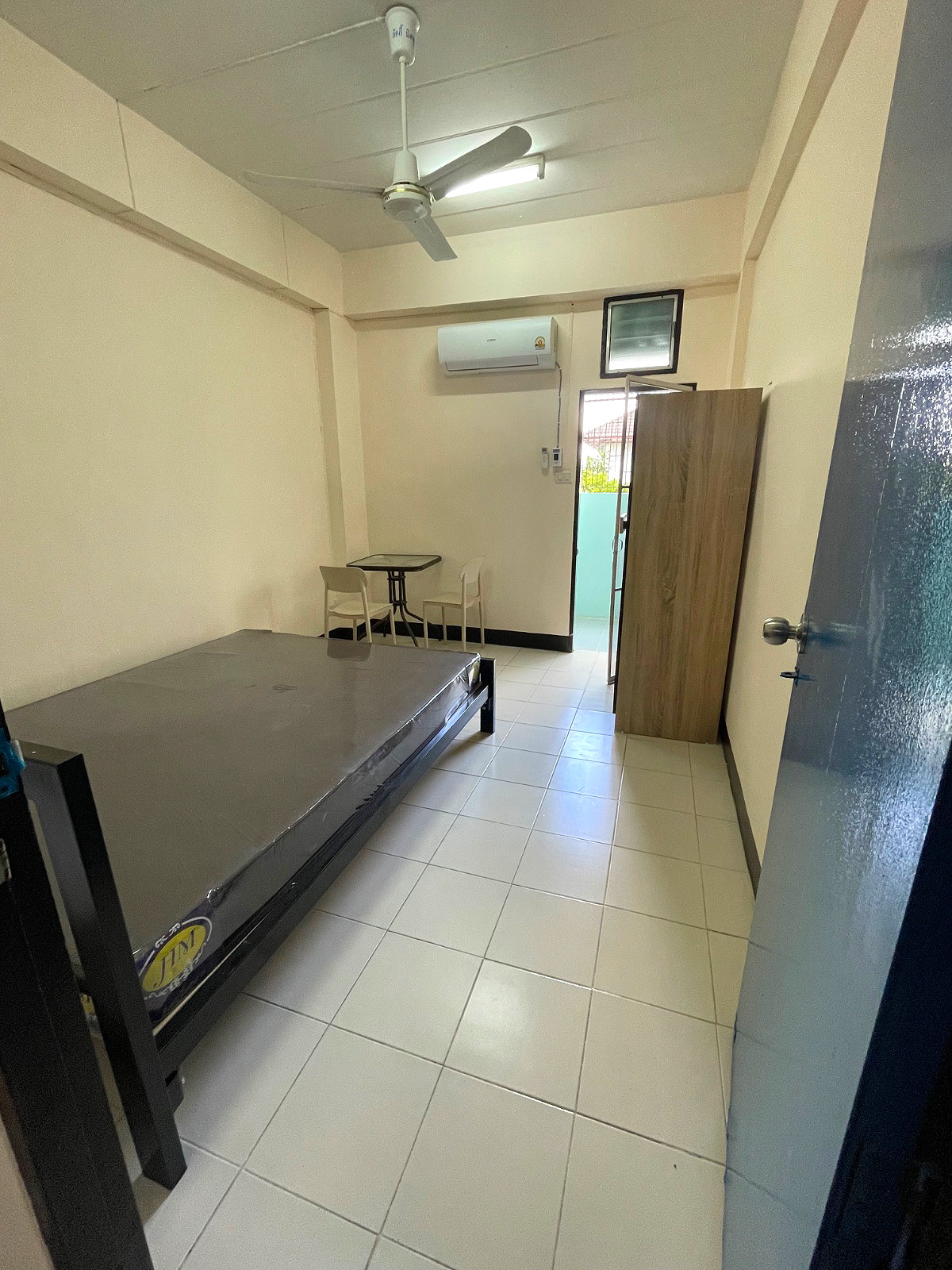 Pictures of STN Mansion soi Chaengwattana 14 2/8