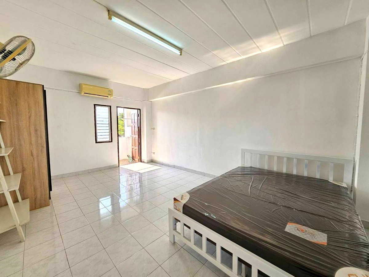 Pictures of Phattarasa house 1/50