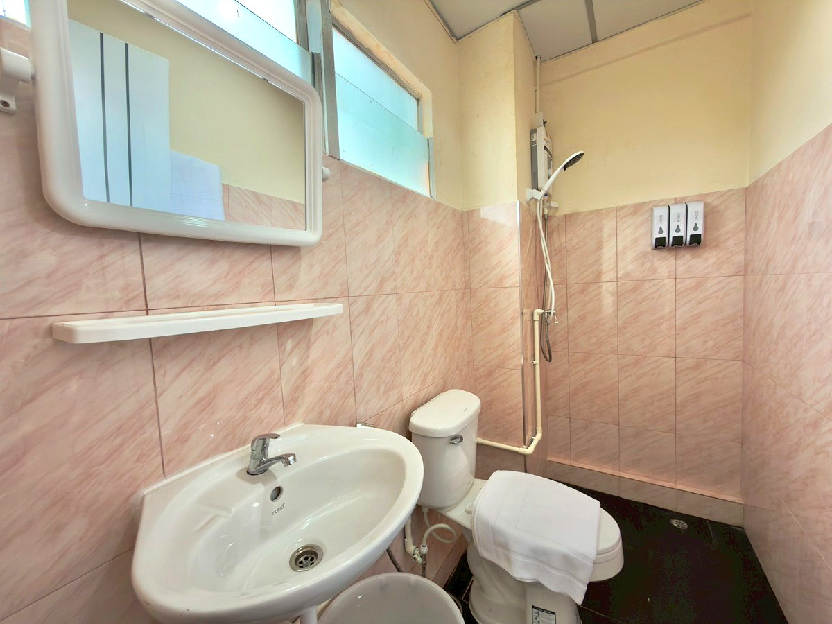 Pictures of  Baan B Service Apartment  19/22