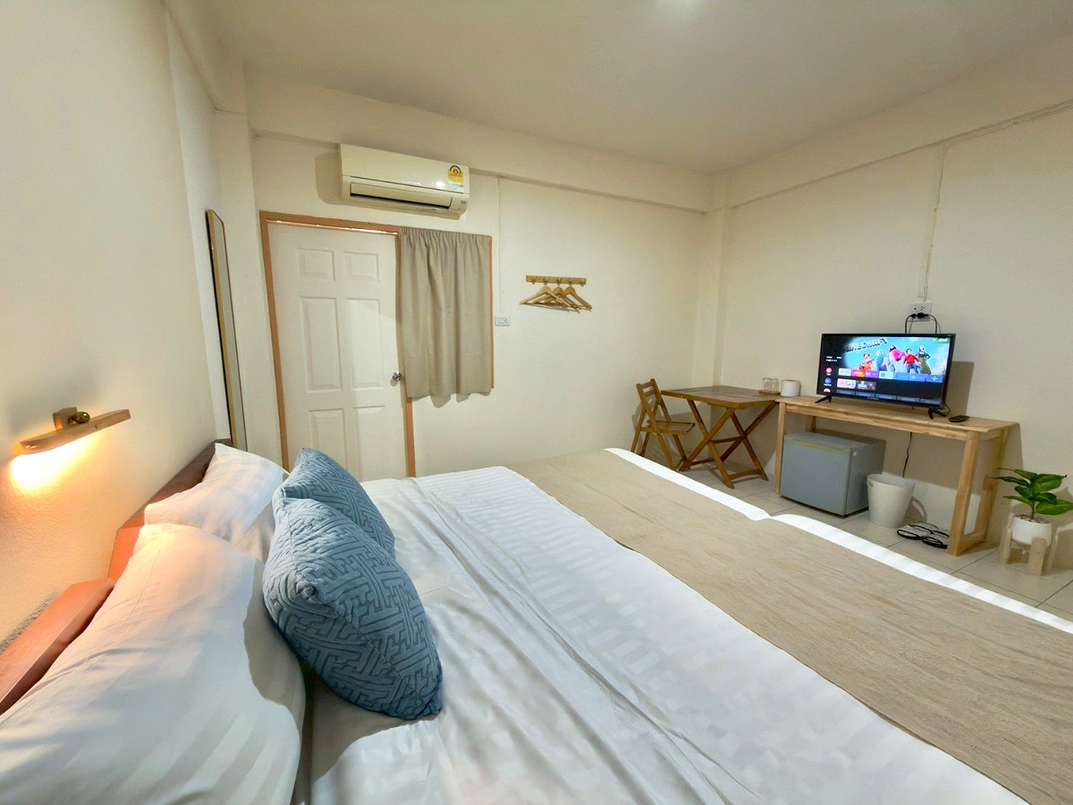 Pictures of  Baan B Service Apartment  18/22