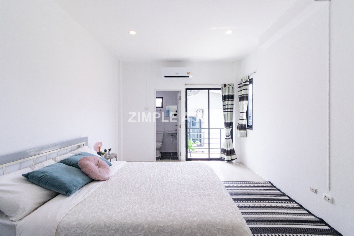Condo — photo 4