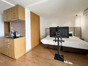 Condo · Khlong Toei, bangkok — photo 5